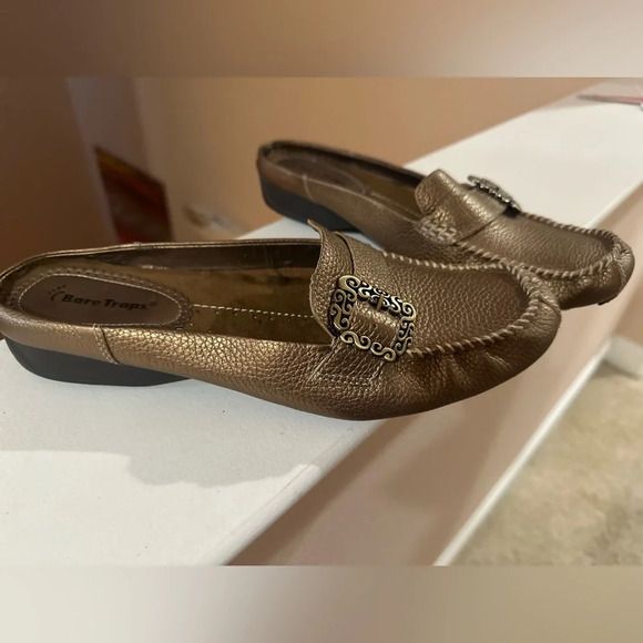 New Baretraps Pixy Slipon Gold Leather Mules. Size 11. - Picture 4 of 9
